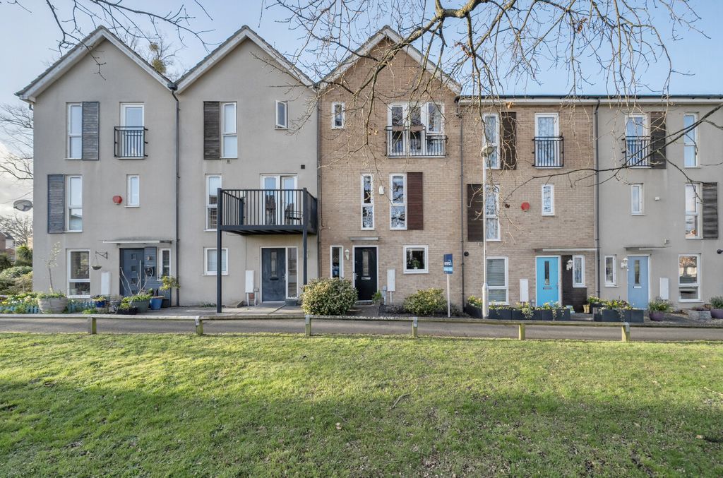 Property photo 1 of 13 1425392-21-69B1A6...