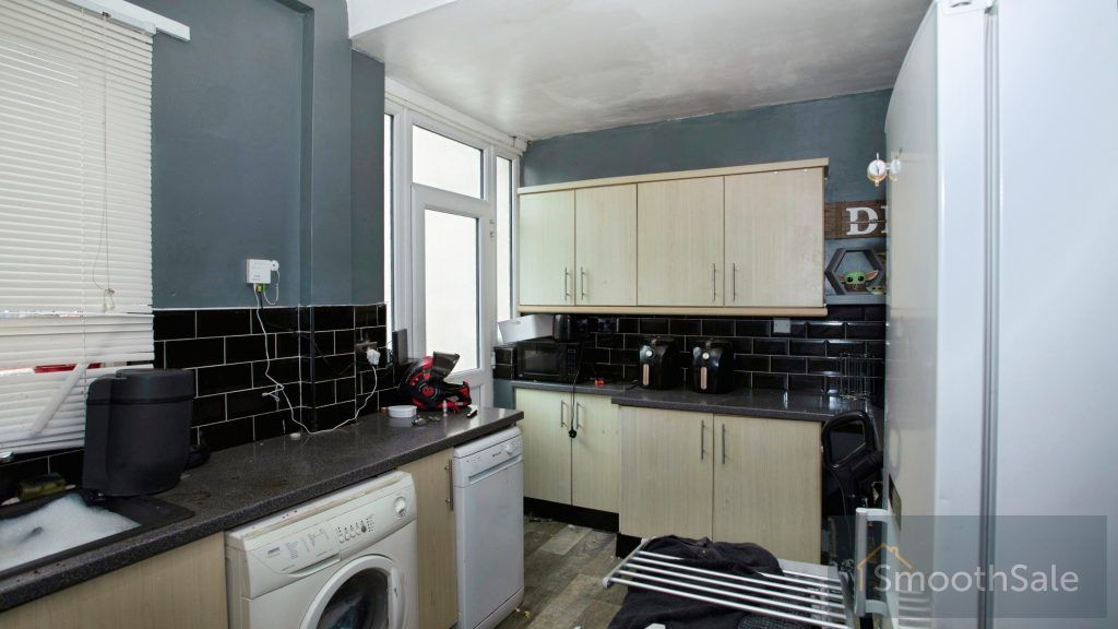 Property photo 3 of 16