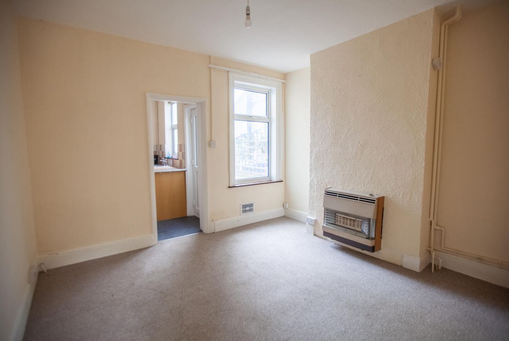 Property photo 3 of 11 Dining Room