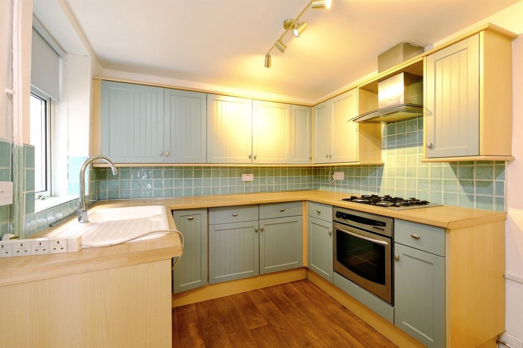 Property photo 3 of 21