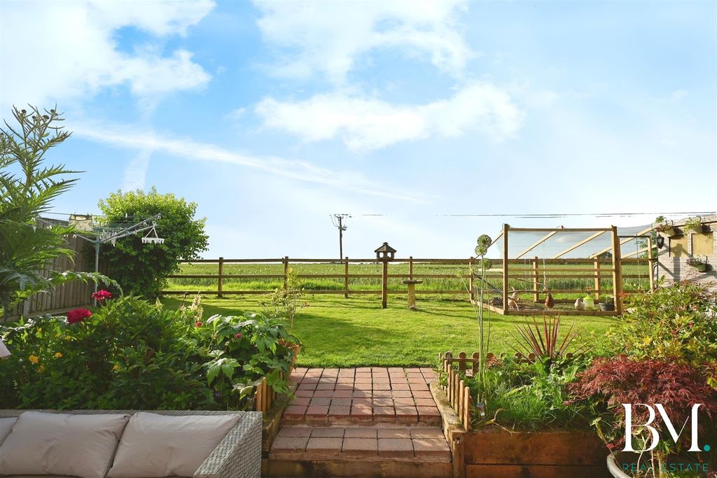 Property photo 3 of 33 cm11.Jpg