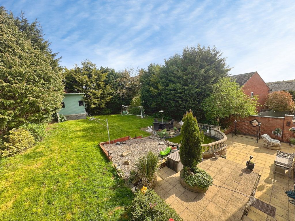 Property photo 2 of 20