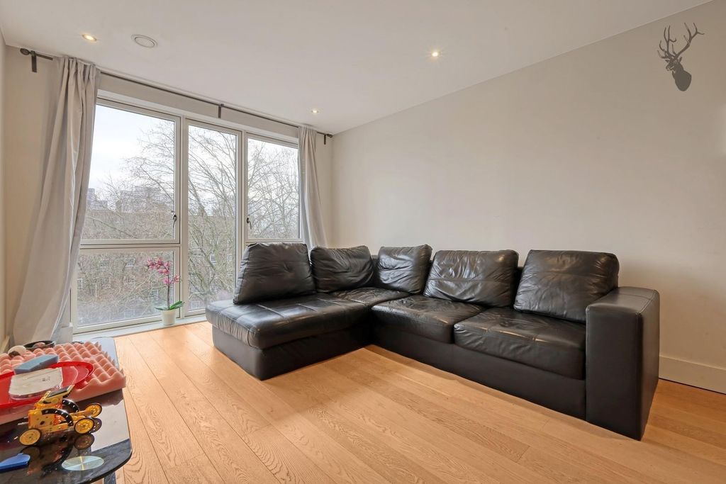 Property photo 3 of 15 Rec - Acacia.Jpg