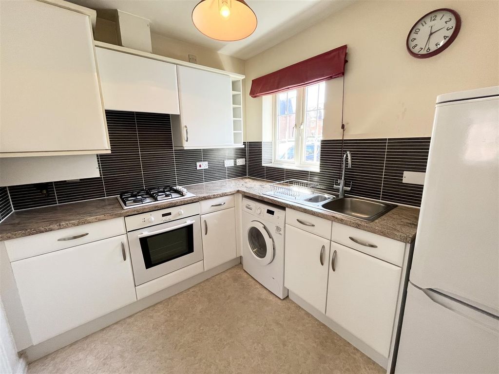 Property photo 2 of 5 Kitchen
