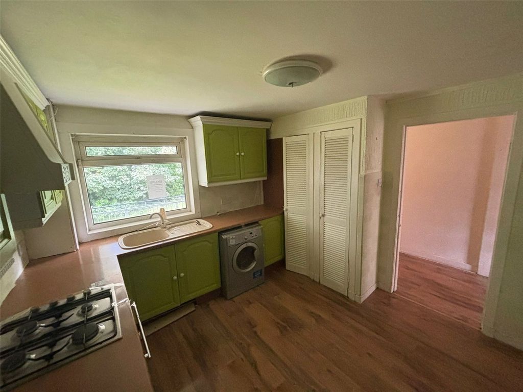 Property photo 2 of 8 Kitchen
