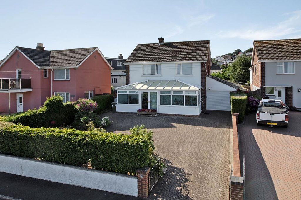 Property photo 1 of 22