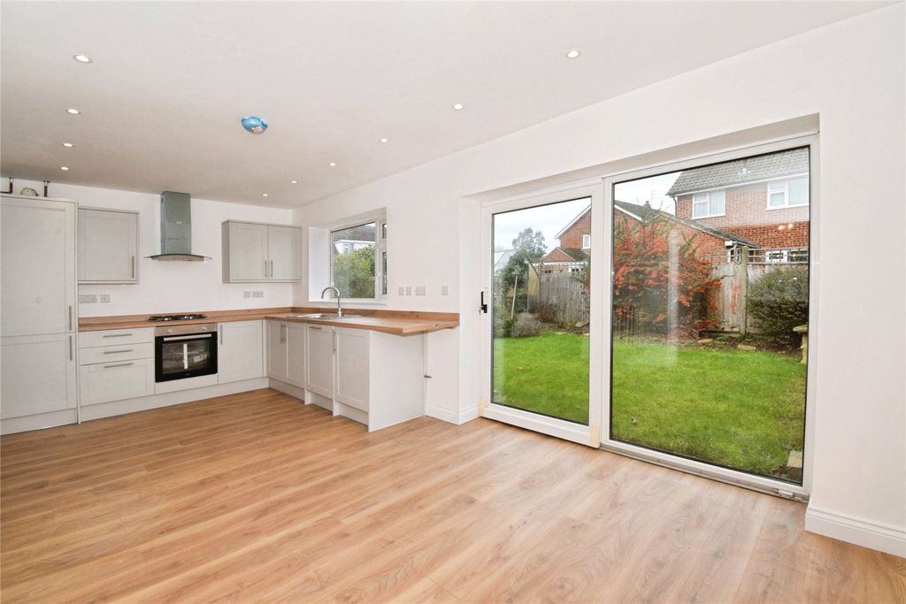 Property photo 2 of 23 Kitchen Diner