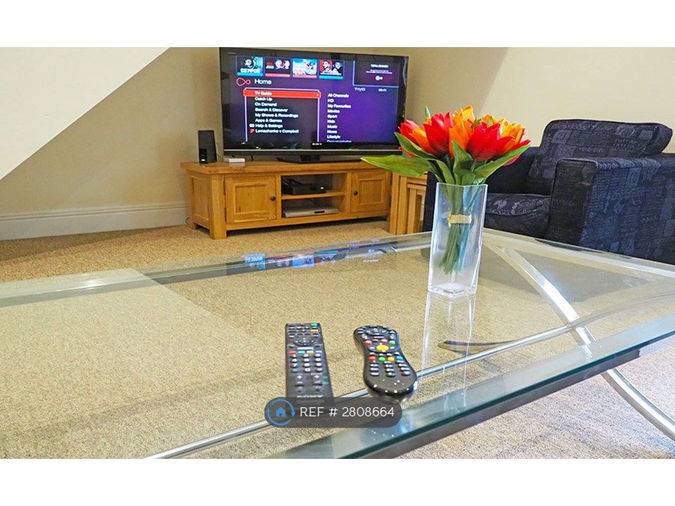 Property photo 2 of 14 Lounge