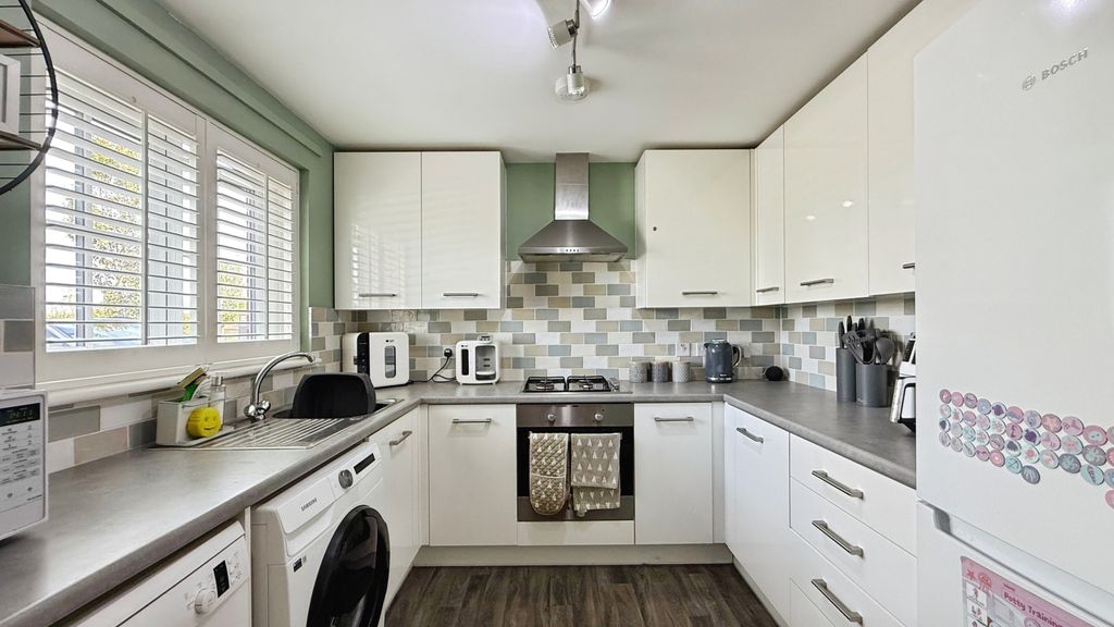 Property photo 3 of 13 Kitchen