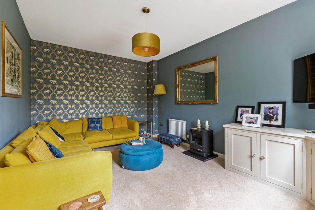 Property photo 2 of 12 Image