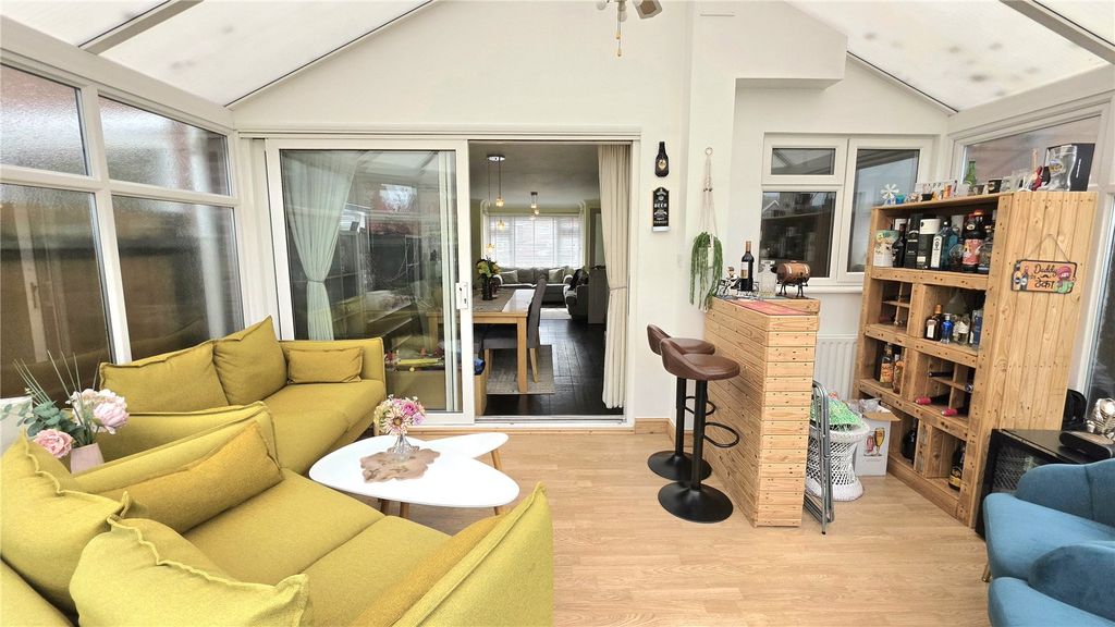 Property photo 2 of 17 Picture No. 18