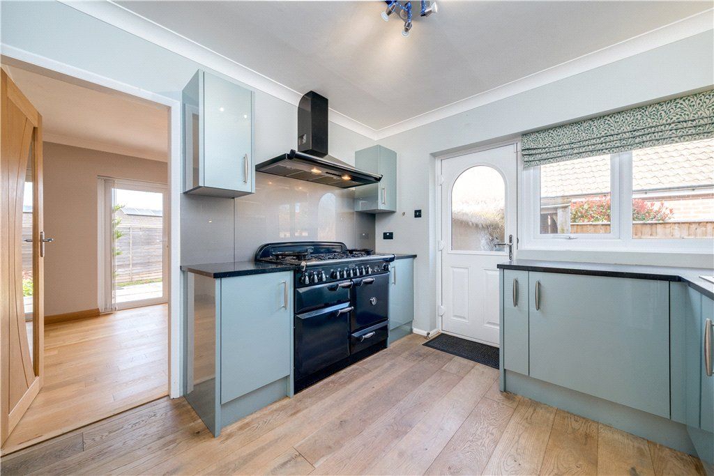 Property photo 3 of 16 Kitchen