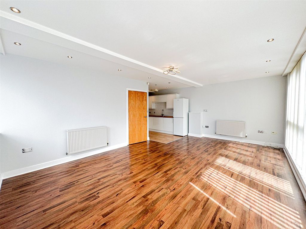 Property photo 3 of 10 Dining
