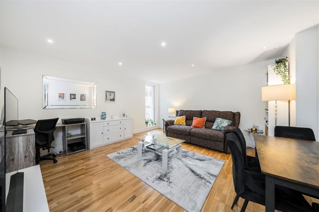 Property photo 3 of 6