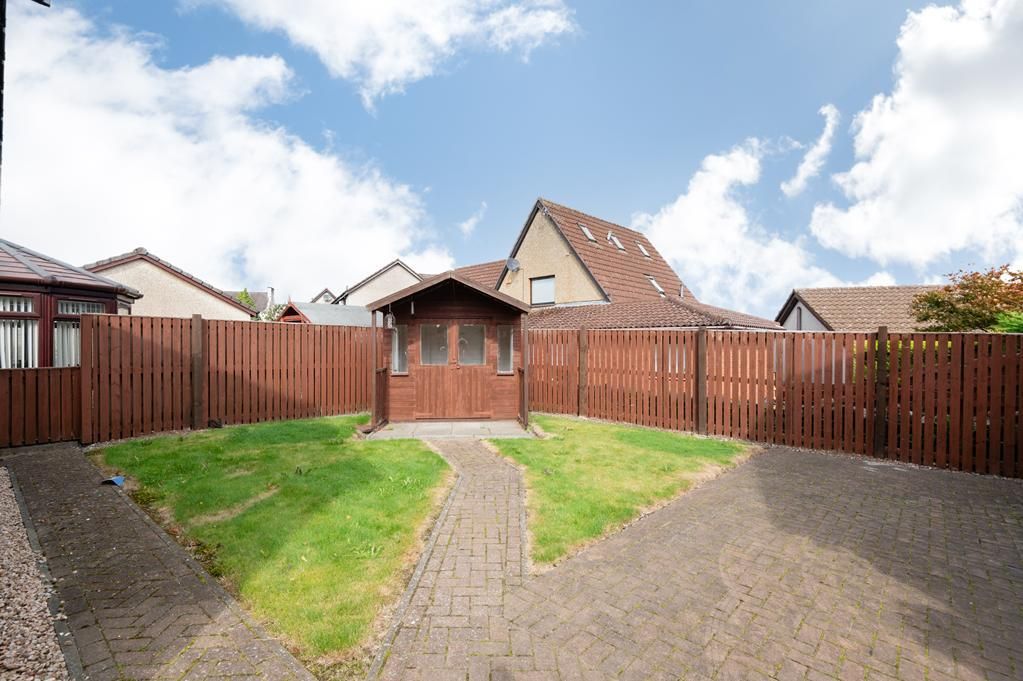 Property photo 2 of 18 Lev1386Pem Garden.Jpg