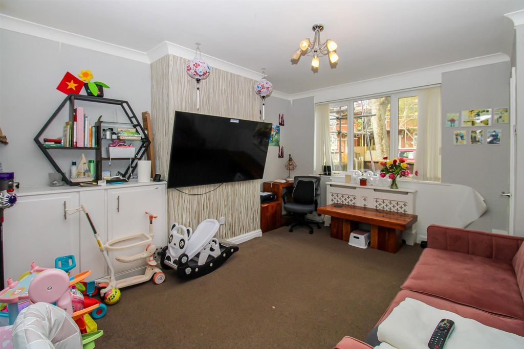 Property photo 2 of 7