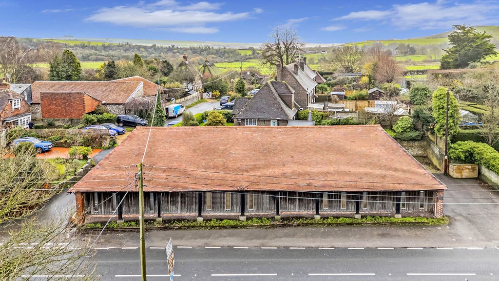 Property photo 3 of 32