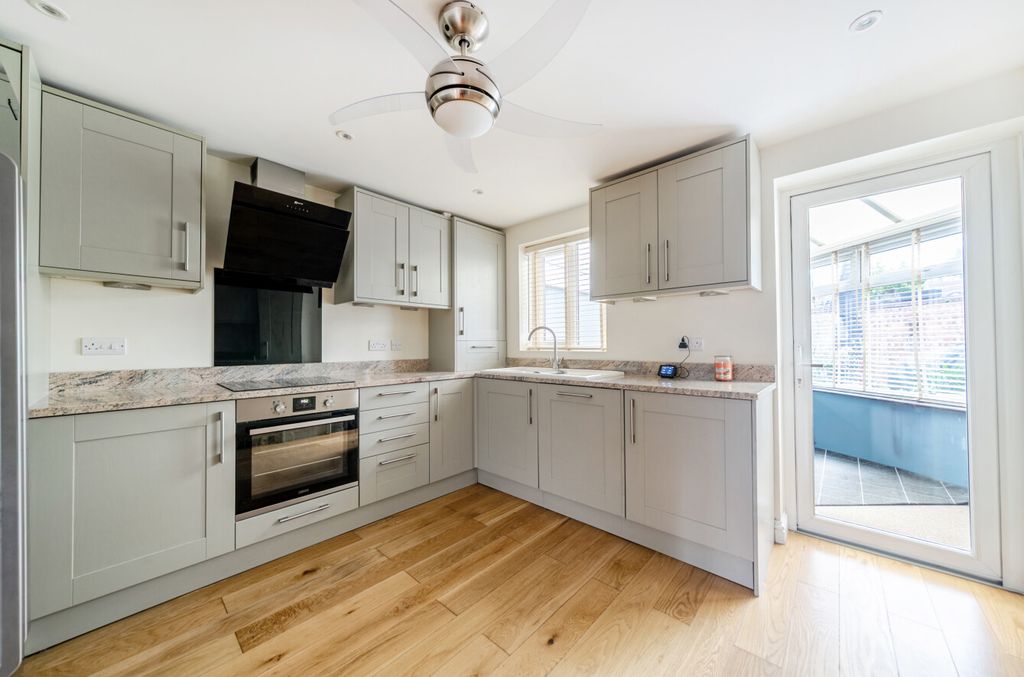 Property photo 3 of 8