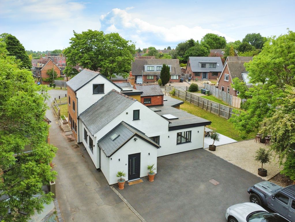 Property photo 2 of 27