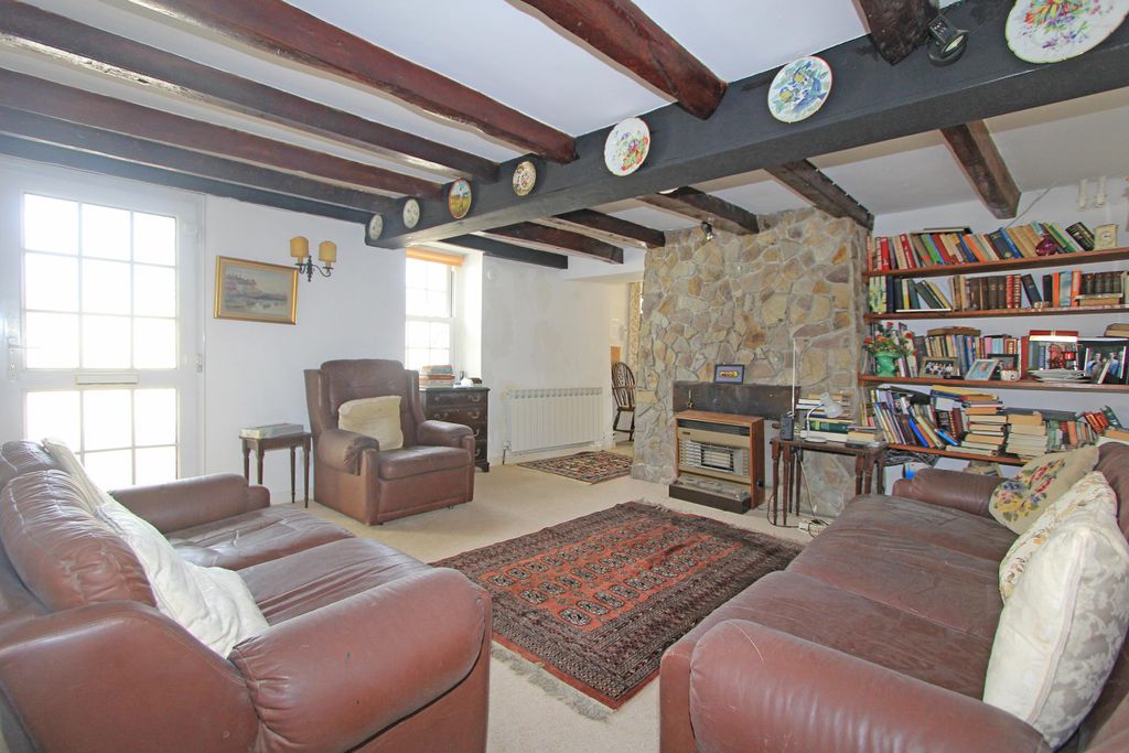 Property photo 3 of 14