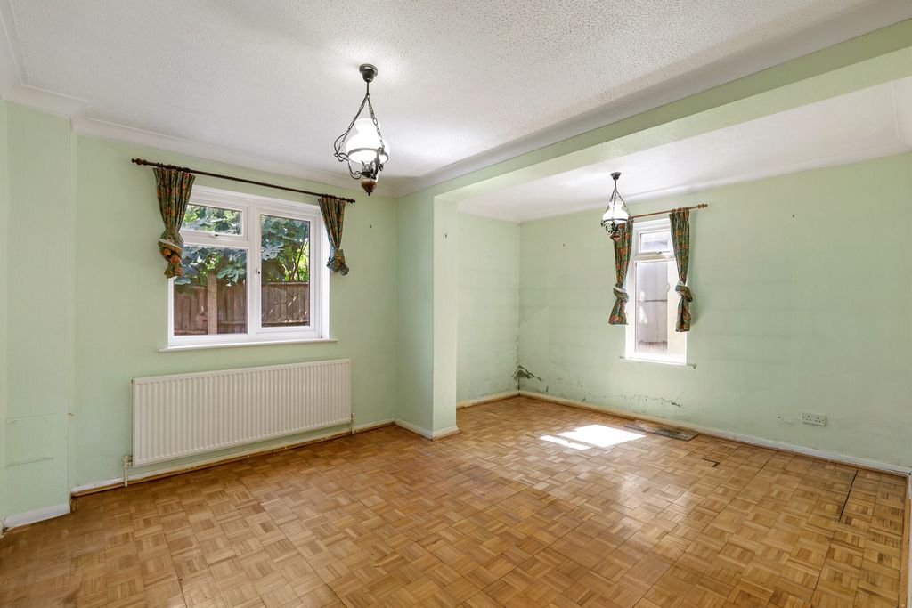 Property photo 3 of 21