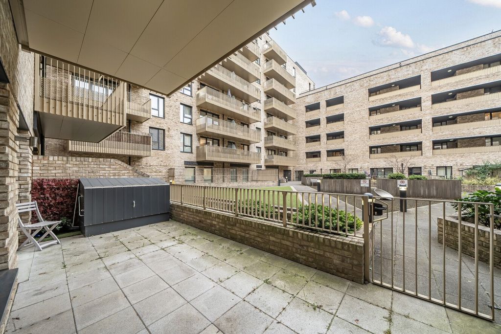 Property photo 3 of 17 Picture No. 14