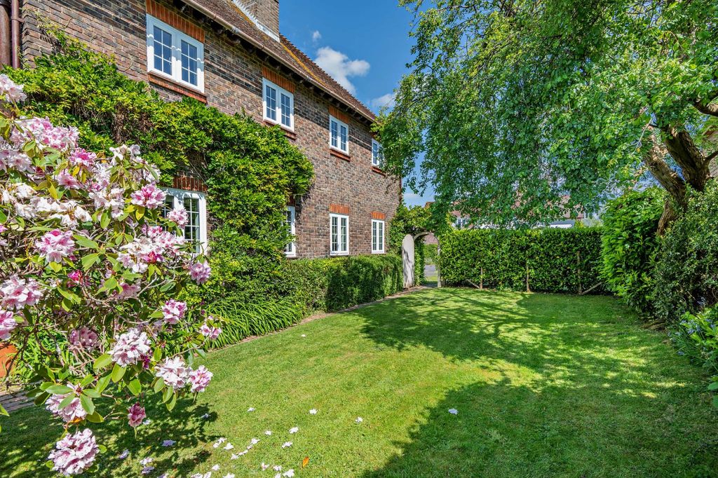 Property photo 3 of 28 Garden