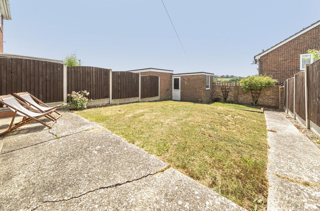 Property photo 3 of 16 Garden