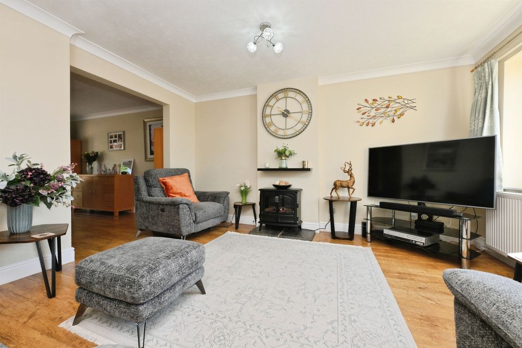 Property photo 3 of 26