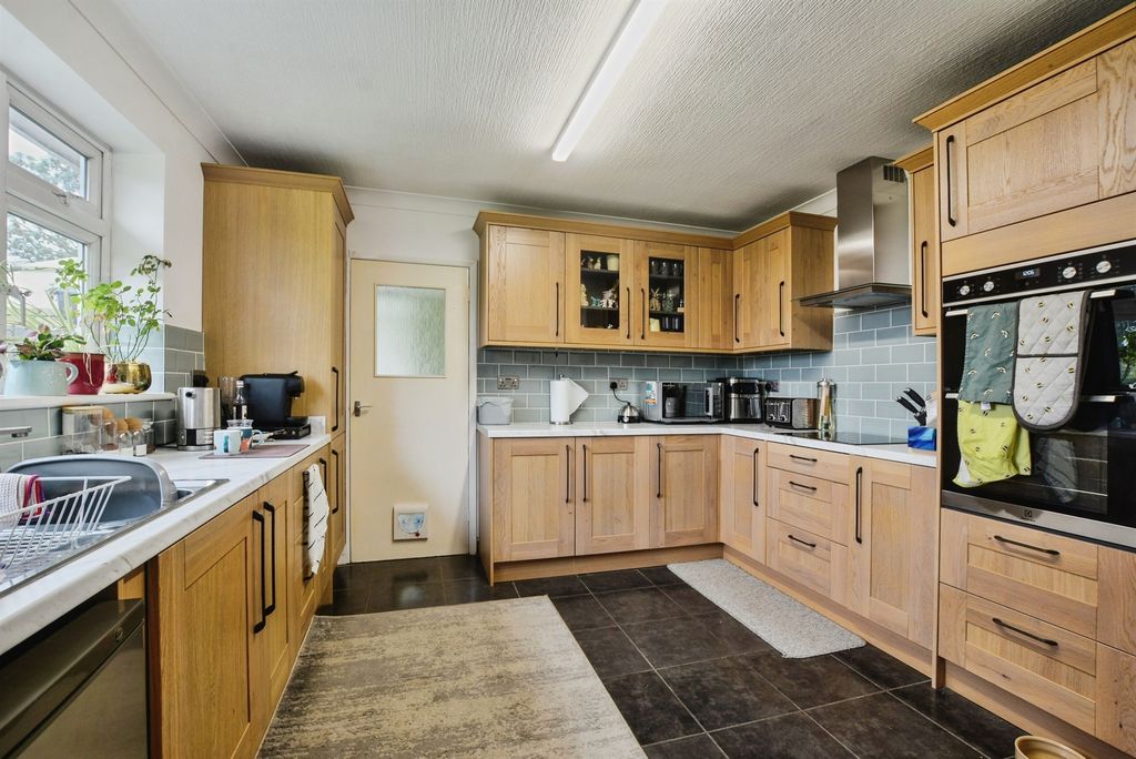 Property photo 3 of 15