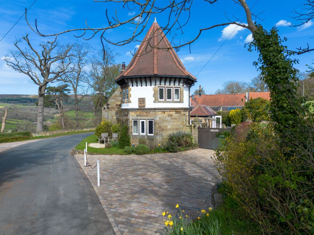 Property photo 3 of 37