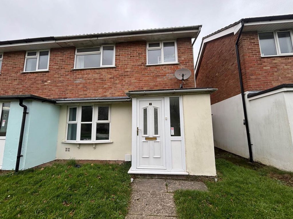 Property photo 1 of 8 Hogarth Walk 7 Front