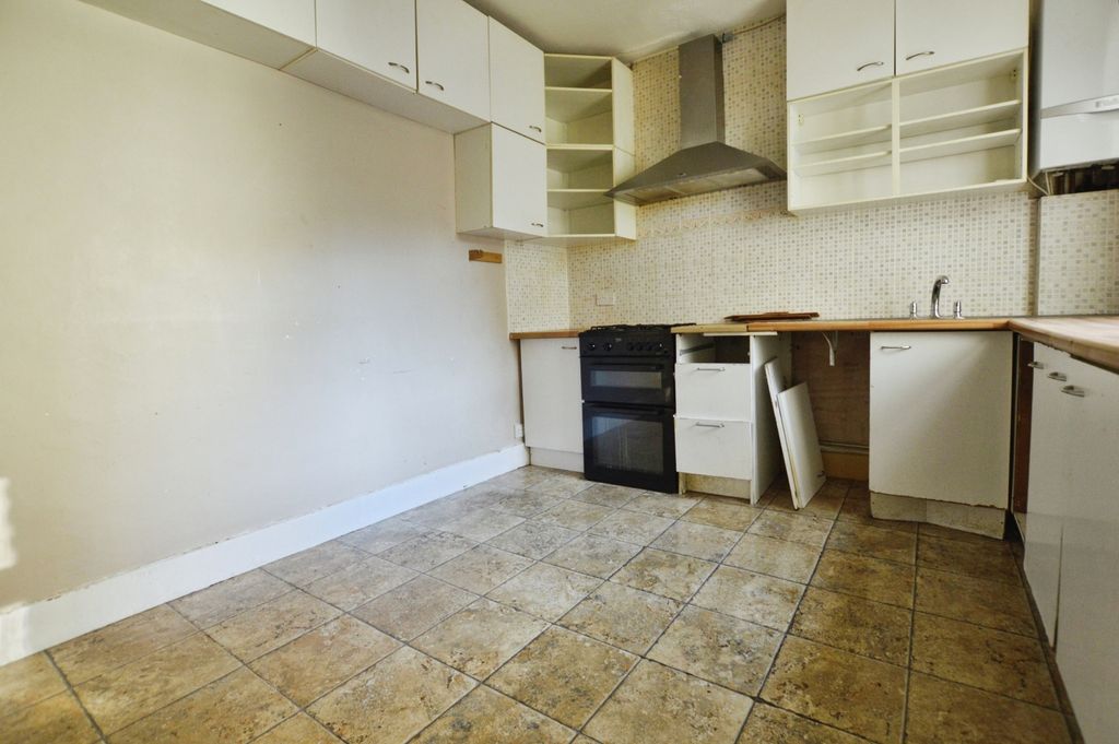 Property photo 3 of 9 Pbox-Img.Jpg