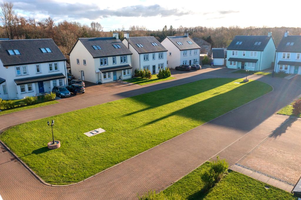 Property photo 2 of 50