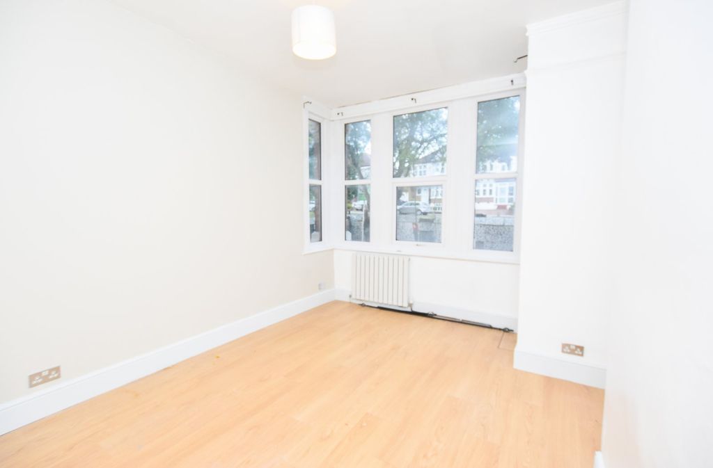 Property photo 3 of 17 Picture No. 01