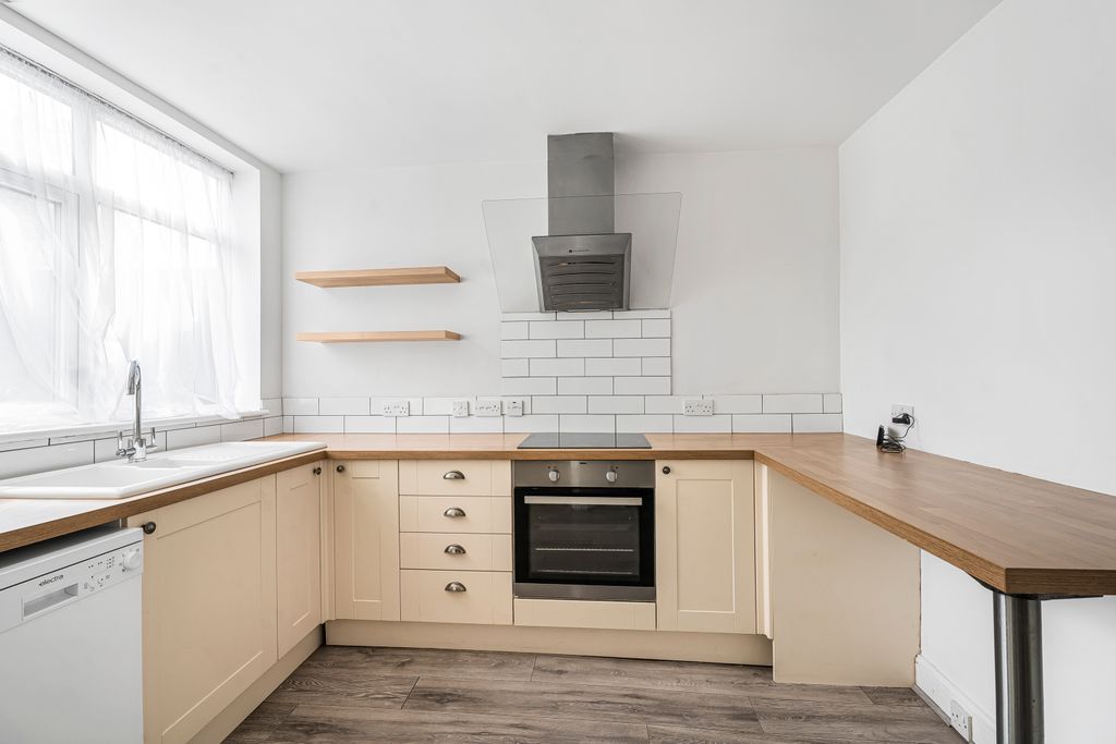 Property photo 3 of 18 Front