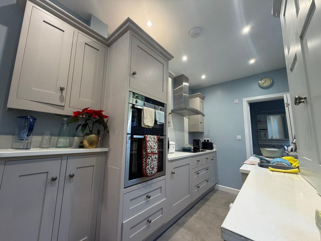 Property photo 2 of 14 Image