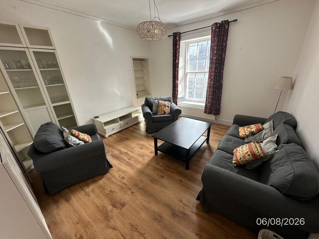 Property photo 1 of 10 Lounge