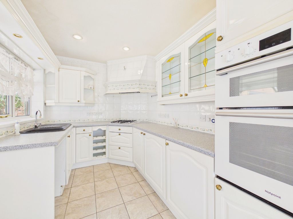 Property photo 2 of 13 5375256