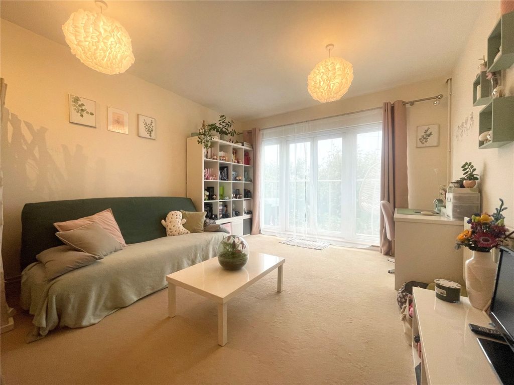 Property photo 2 of 9 Picture No. 35