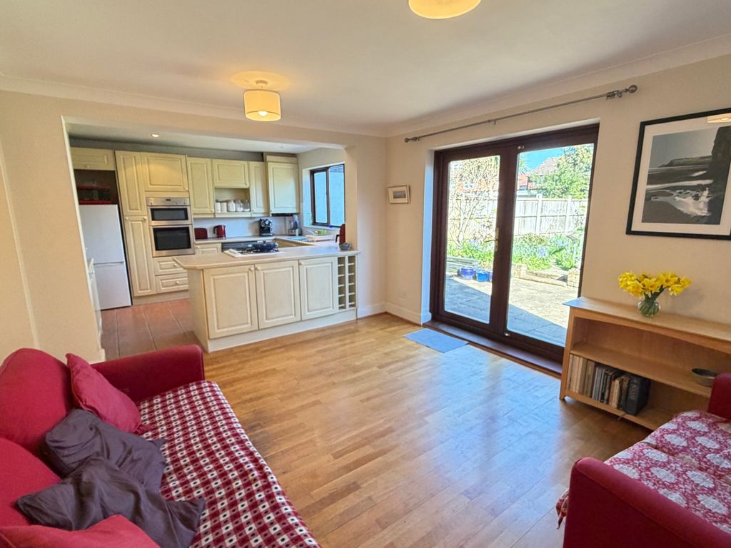 Property photo 3 of 20