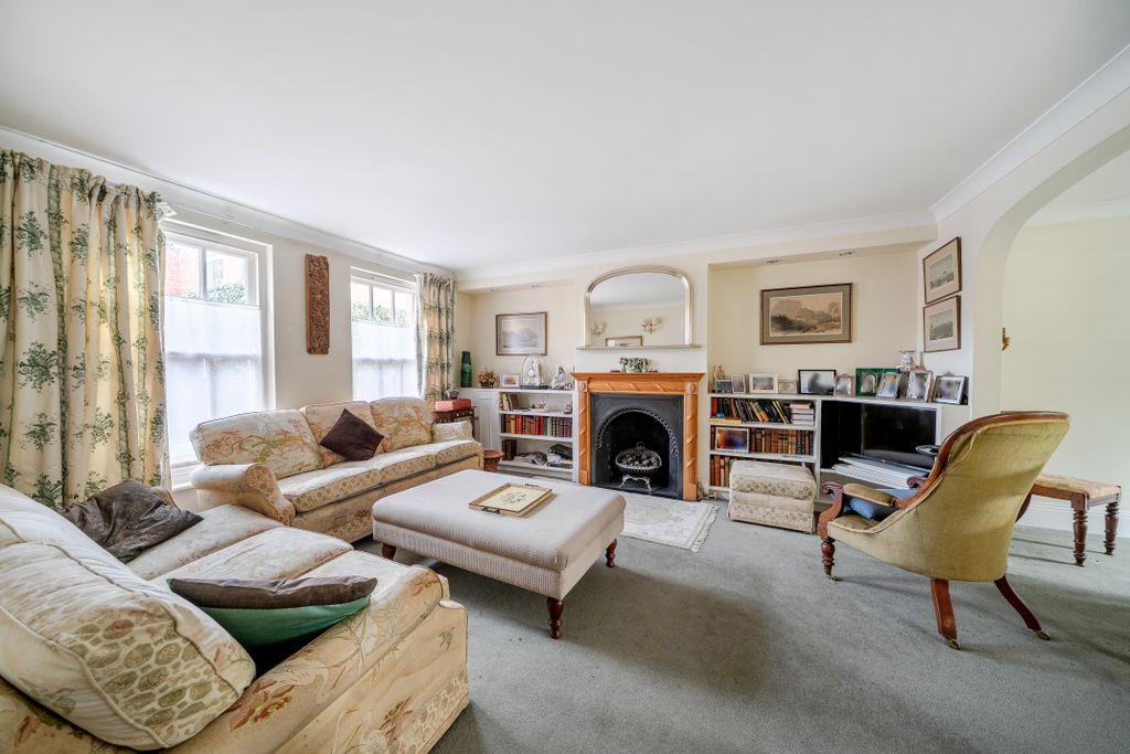 Property photo 3 of 12