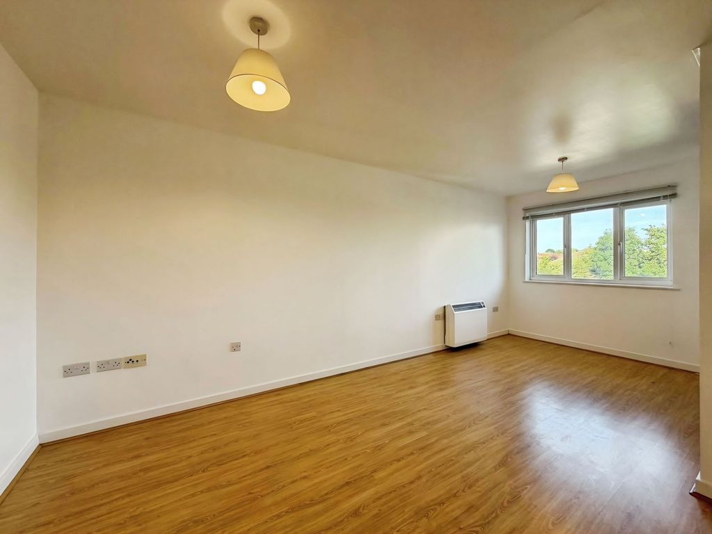 Property photo 1 of 9 Reception/Dining Area