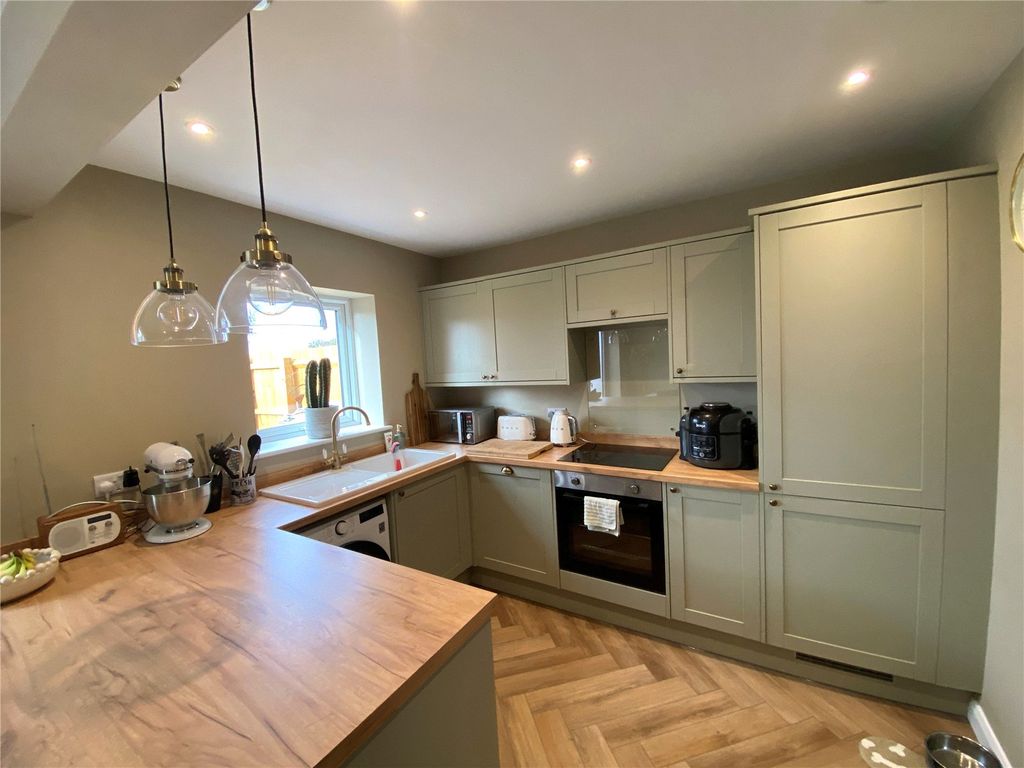 Property photo 3 of 32 Picture No. 20