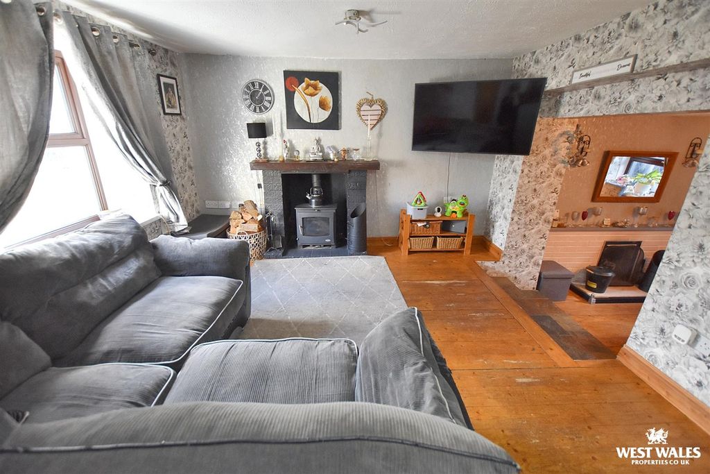 Property photo 2 of 19 18 (4).Jpg