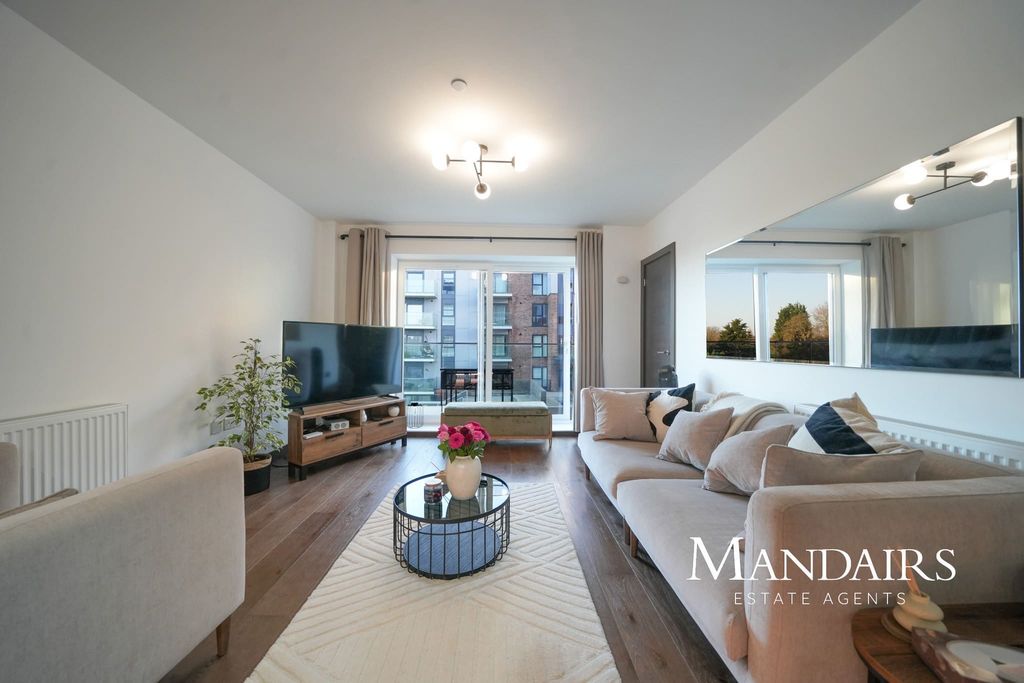 Property photo 1 of 24