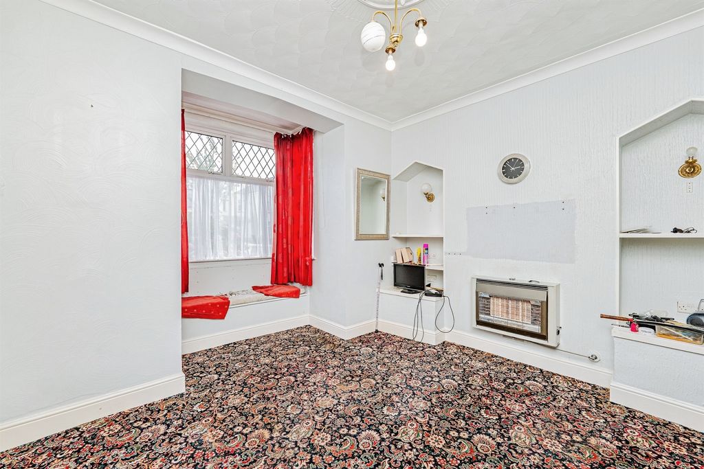 Property photo 3 of 26
