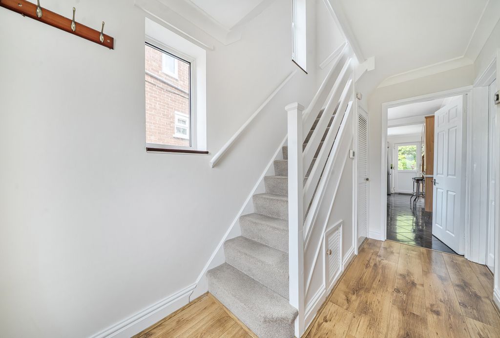 Property photo 3 of 15 1458702-6-6A05d3A...