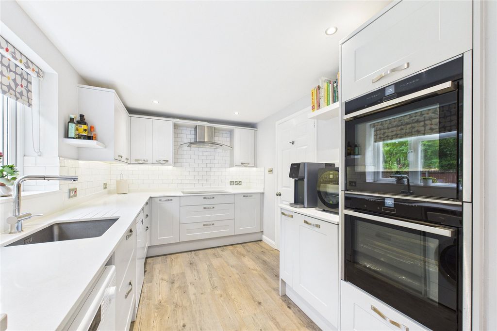 Property photo 2 of 16 Picture No. 41