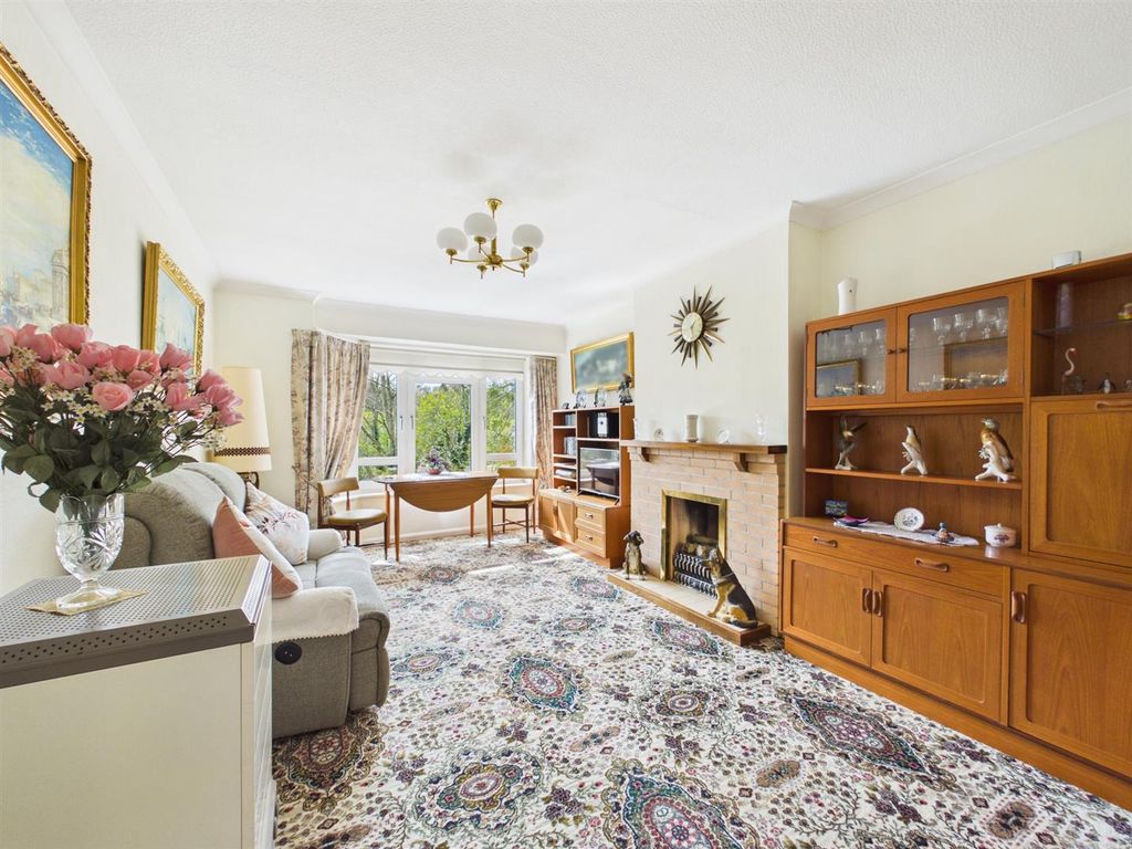 Property photo 2 of 23 Cam01563G0-Pr0227-Still021.Jpg